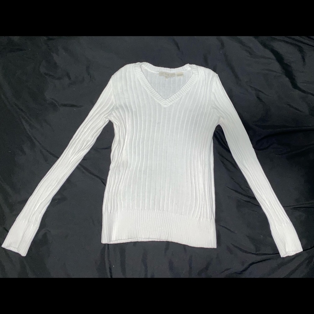 Simple White V-neck Sweater